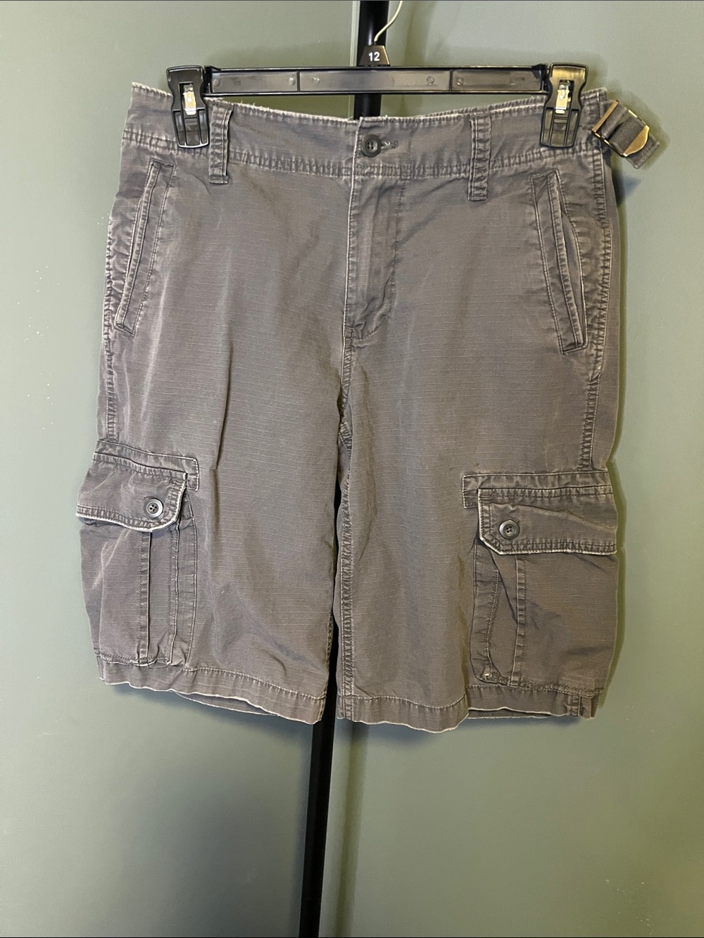 GAP Men's Cargo Shorts in Charcoal